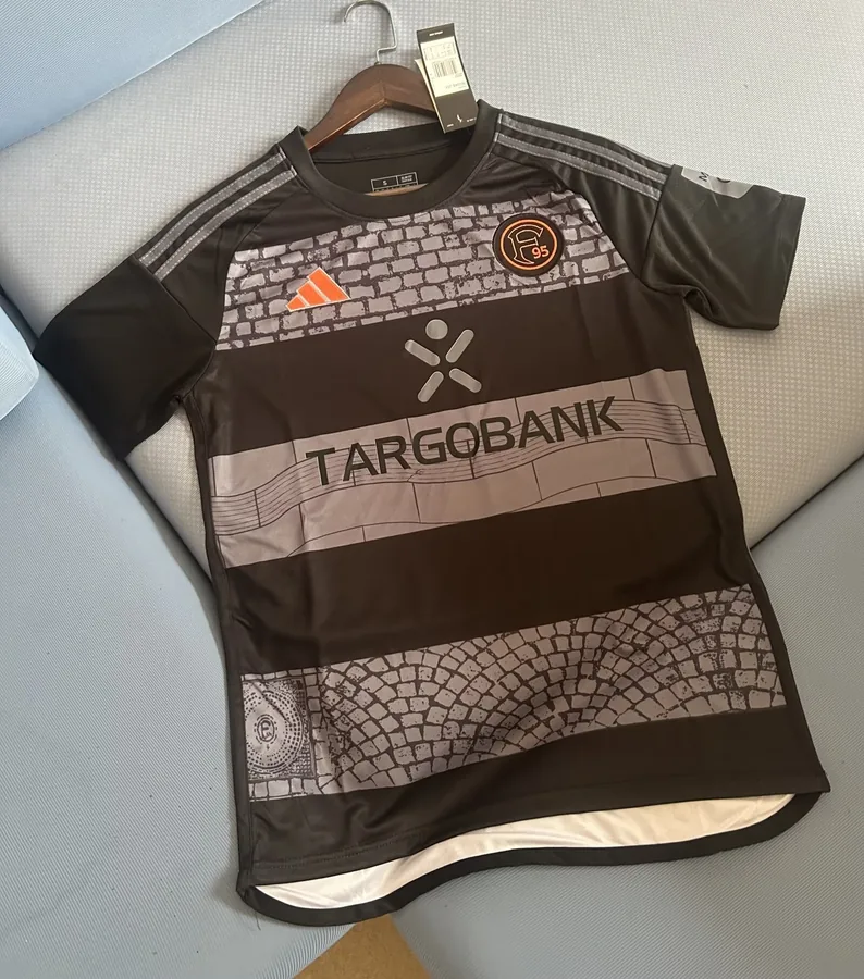 24/25 Dusseldorf third away S-XXL — photo 9