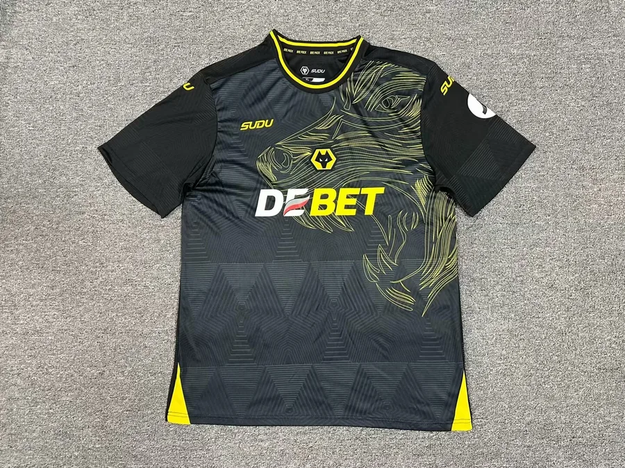 24/25 Wolves away at S-XXL