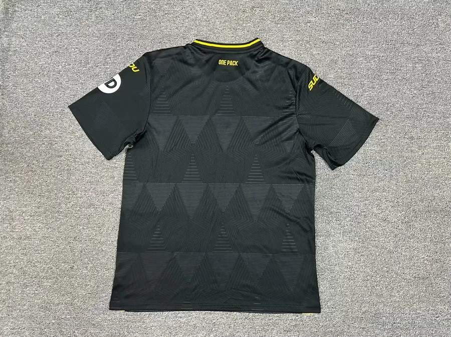 24/25 Wolves away at S-XXL — photo 2