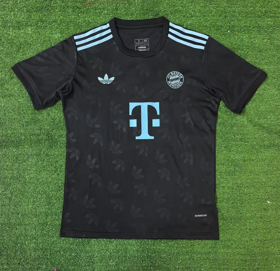 24/25  Bayern Munich Black Special Edition S-XXL — photo 2