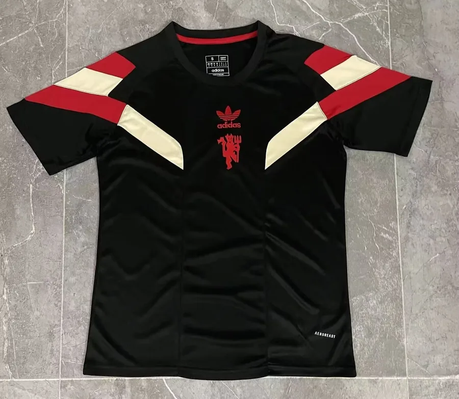 24/25 Man U black training kit S-XXL