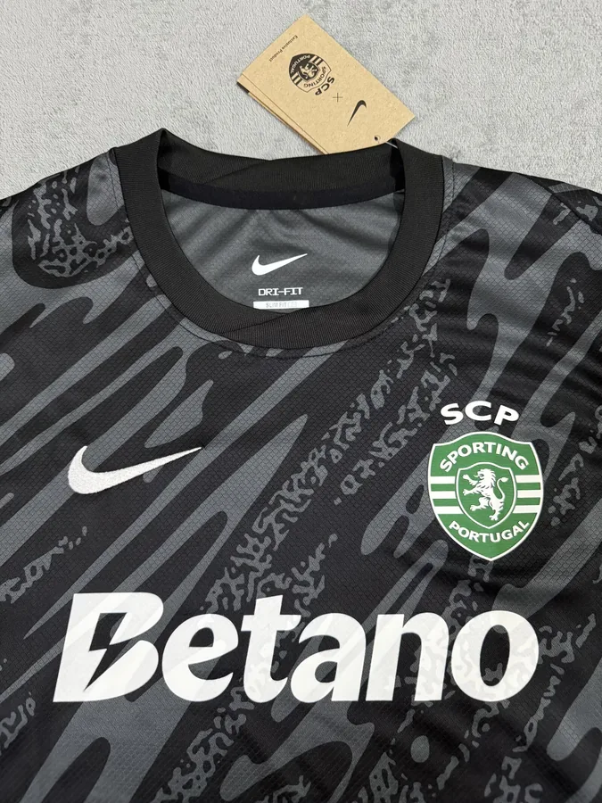 24/25 Lisbon goalkeeper S-4XL — photo 2