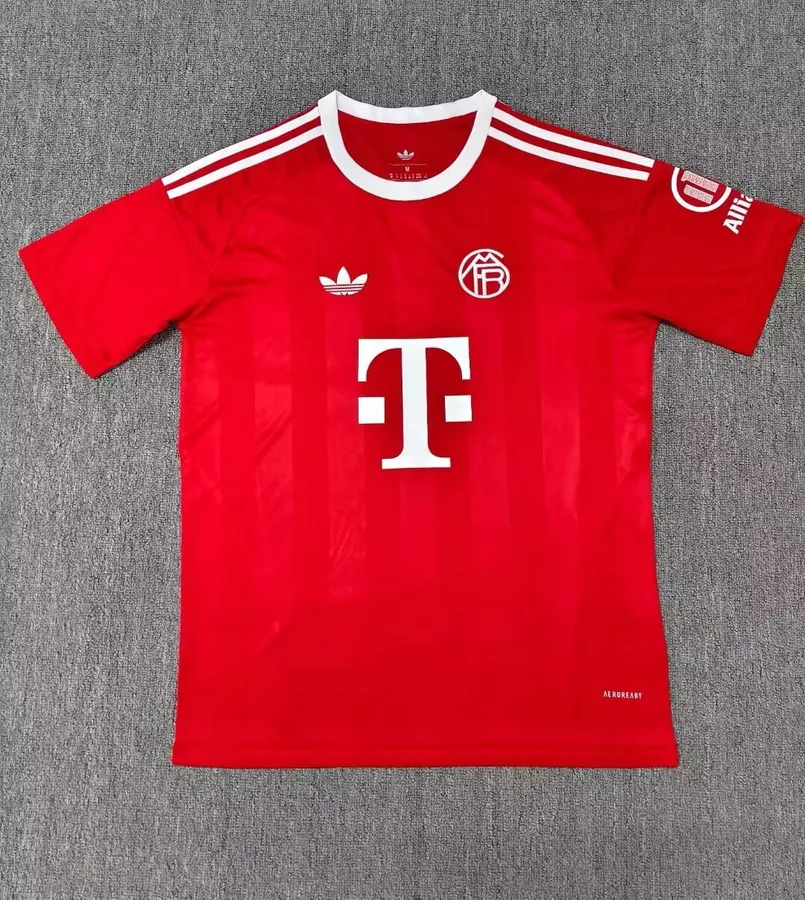 25/26The goalkeeper of Bayern Munich is redS-2XL — photo 4