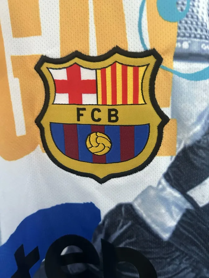 25/26 Barcelona commemorates S-XXL — photo 4
