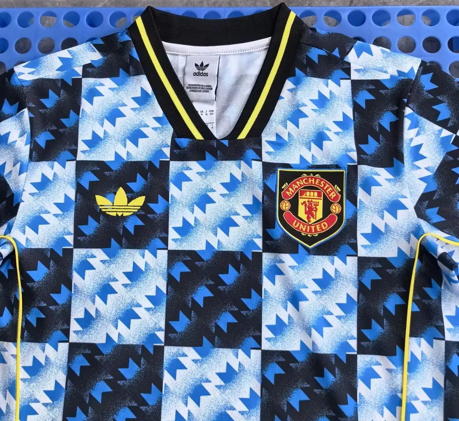 2025 Man U  Retro T-shirt with Check Pattern, S-XXL — photo 2