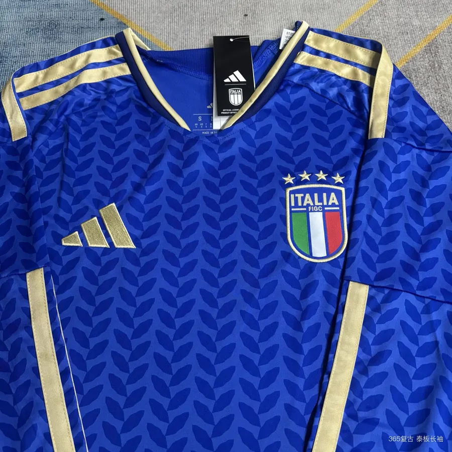 2026 Italy Long Sleeve Soccer Jersey Home — photo 2