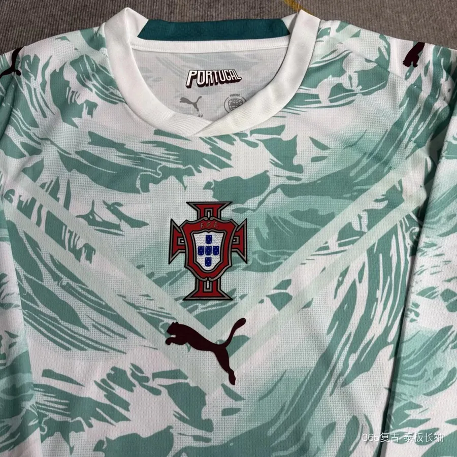 2026 Portugal Long-sleeved Soccer Jersey Away — photo 2
