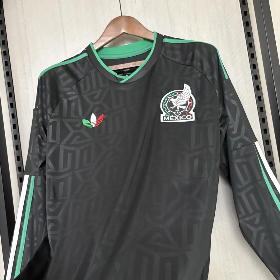2026 Mexico Long-sleeved Black Soccer Jersey — photo 3