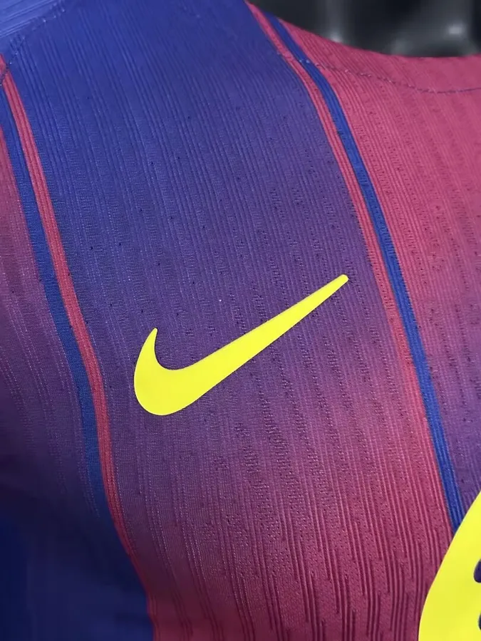 25/26 Player Edition Barcelona Home Jersey — photo 5